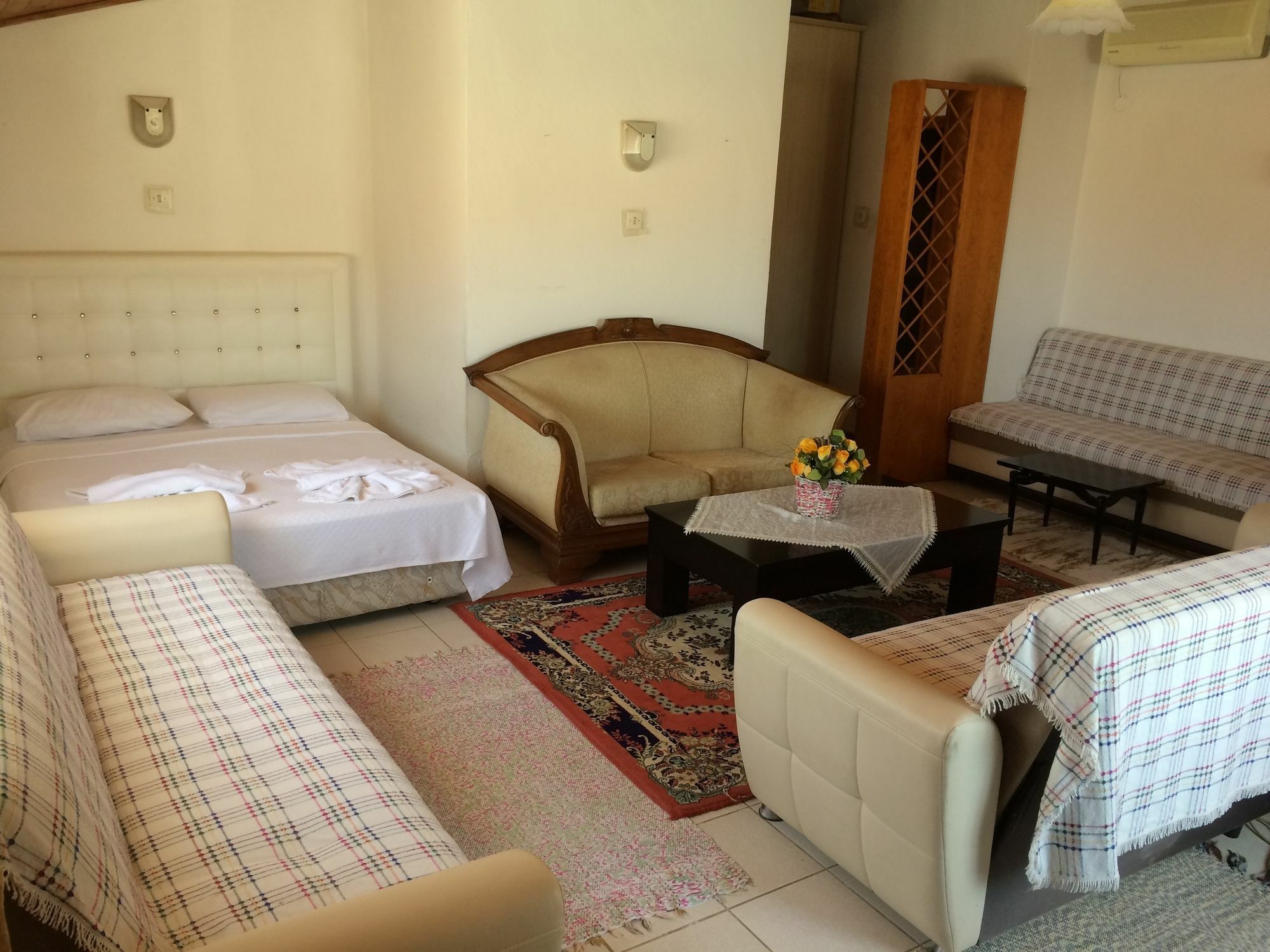 Parmis Rooms Çeşme Buitenkant foto