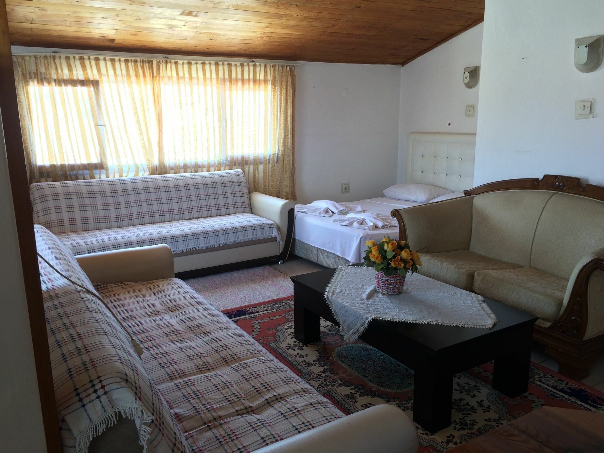 Parmis Rooms Çeşme Buitenkant foto